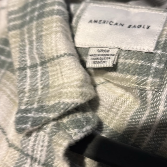American Eagle over sized green plaid pullover - Picture 6 of 6